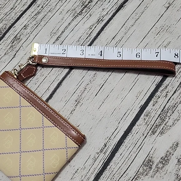 Dooney & Bourke Wristlet - Picture 12 of 12